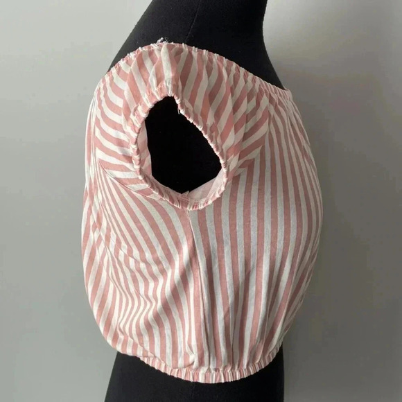 Twik | Striped  Crop Top - Picture 2 of 5